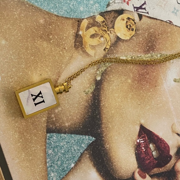 NWT - Stainless Steel Gold Necklace - Picture 2 of 7